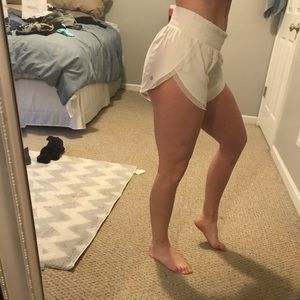 WHITE LULU Shorts w/ no built in underwear